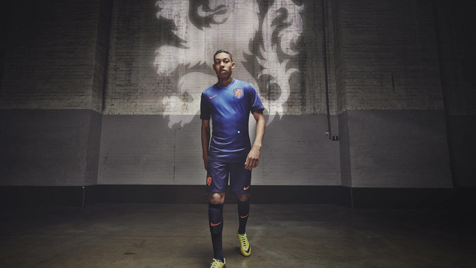 爱游戏官网_王宝山领军广东队志在省港杯三连冠，粤港足球传奇再续新篇